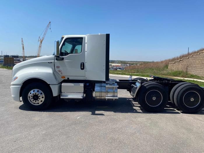 2026 International LT — photo 4