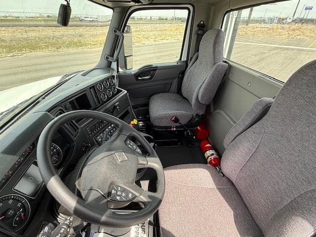 2026 International LT — photo 11