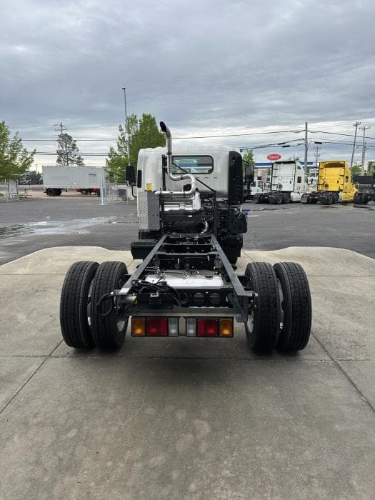 2024 Isuzu NRR — photo 6