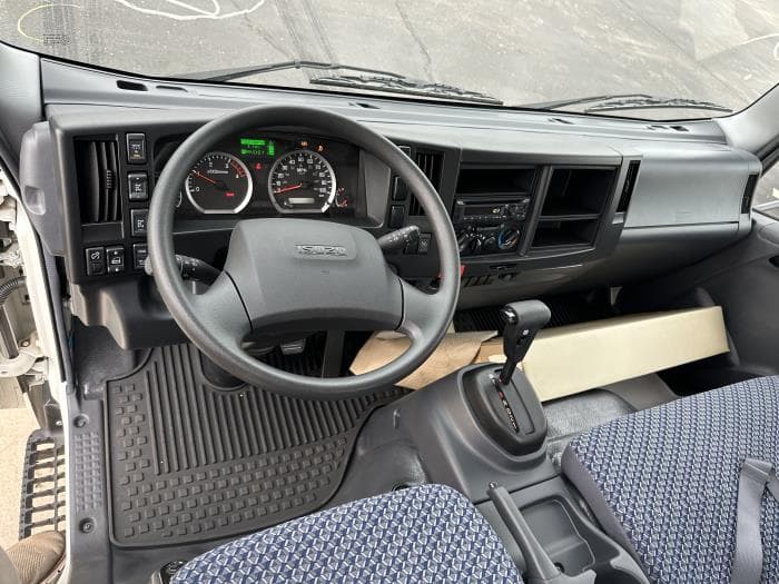 2024 Isuzu NRR — photo 10