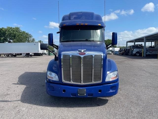 2022 Peterbilt 579 — photo 4