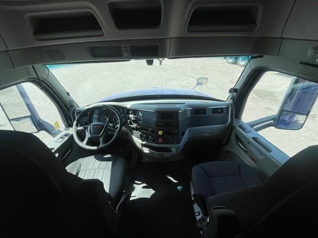 2022 Peterbilt 579 — photo 18