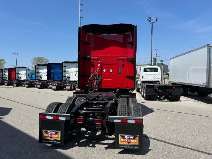 2026 International LT — photo 7