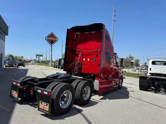 2026 International LT — photo 8