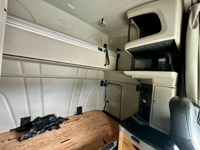 2020 Peterbilt 579 — photo 17