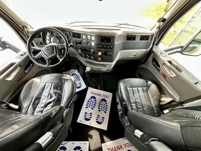 2020 Peterbilt 579 — photo 12