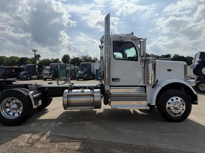 2026 Peterbilt 589 — photo 14