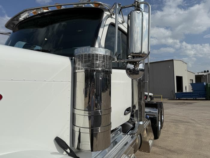 2026 Peterbilt 589 — photo 18