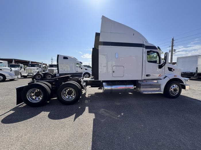 2022 Peterbilt 567 — photo 7