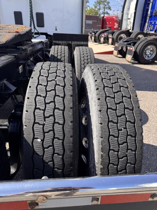 2022 Peterbilt 567 — photo 28