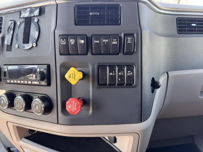 2022 Peterbilt 567 — photo 20