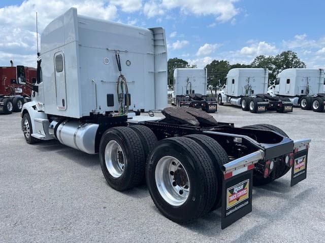 2021 Peterbilt 579 — photo 4