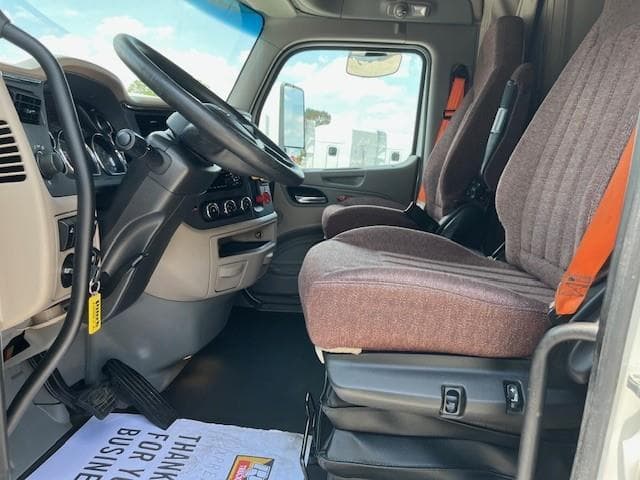 2021 Peterbilt 579 — photo 9