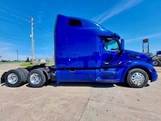 2022 Peterbilt 579 — photo 6