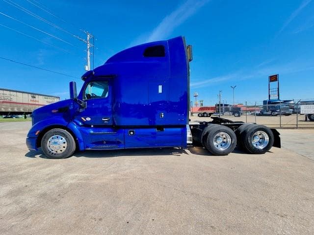 2022 Peterbilt 579 — photo 10