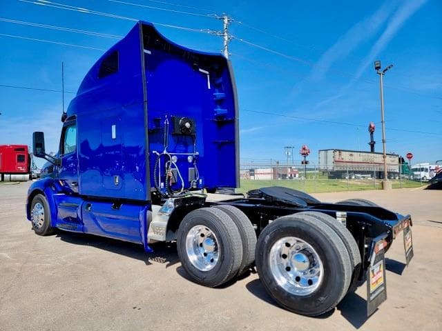 2022 Peterbilt 579 — photo 11