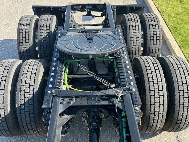 2026 International LT — photo 16