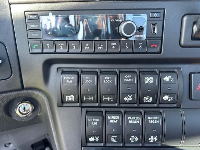 2026 International LT — photo 27