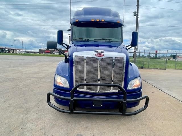 2022 Peterbilt 579 — photo 8