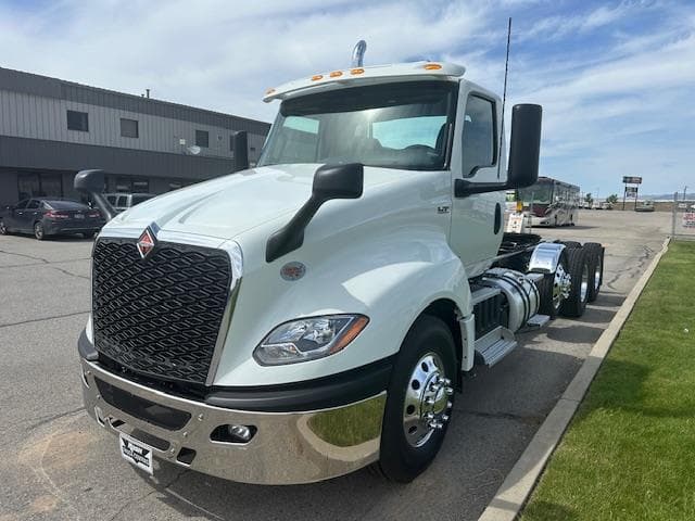 2026 International LT — photo 2
