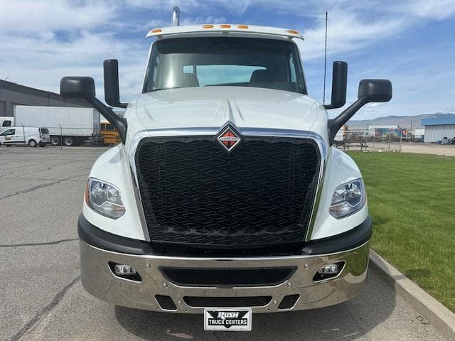 2026 International LT — photo 9