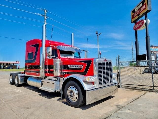 2022 Peterbilt 389 — photo 4