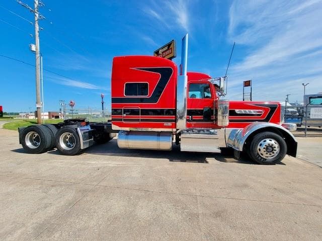2022 Peterbilt 389 — photo 6
