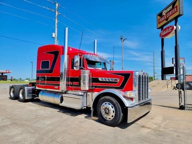 2022 Peterbilt 389 — photo 8