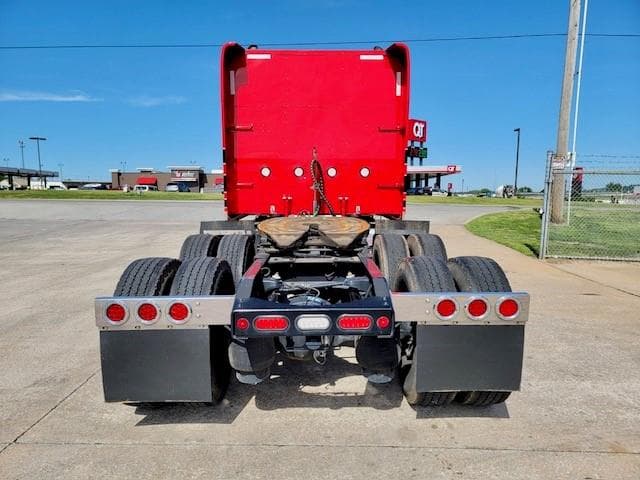 2022 Peterbilt 389 — photo 12