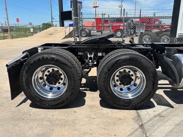 2021 Peterbilt 579 — photo 10