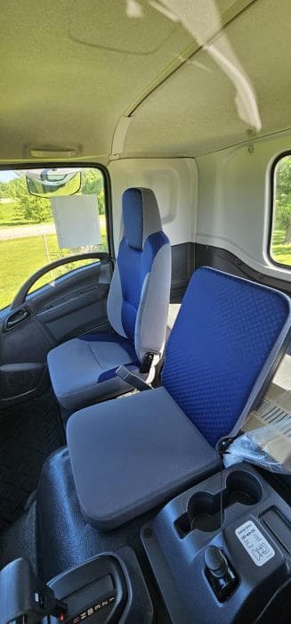 2025 Isuzu FTR — photo 10