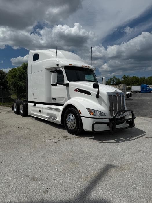 2022 Peterbilt 579 — photo 4
