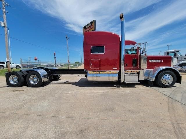 2022 Peterbilt 389 — photo 7
