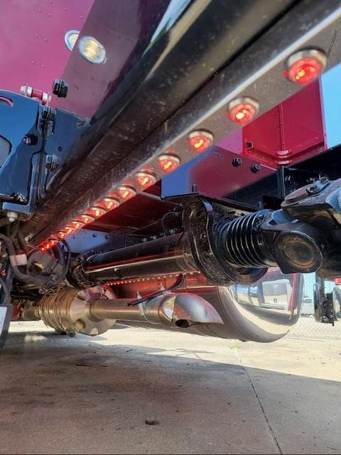 2022 Peterbilt 389 — photo 12