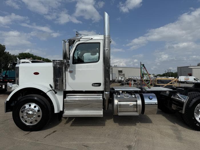 2026 Peterbilt 589 — photo 8