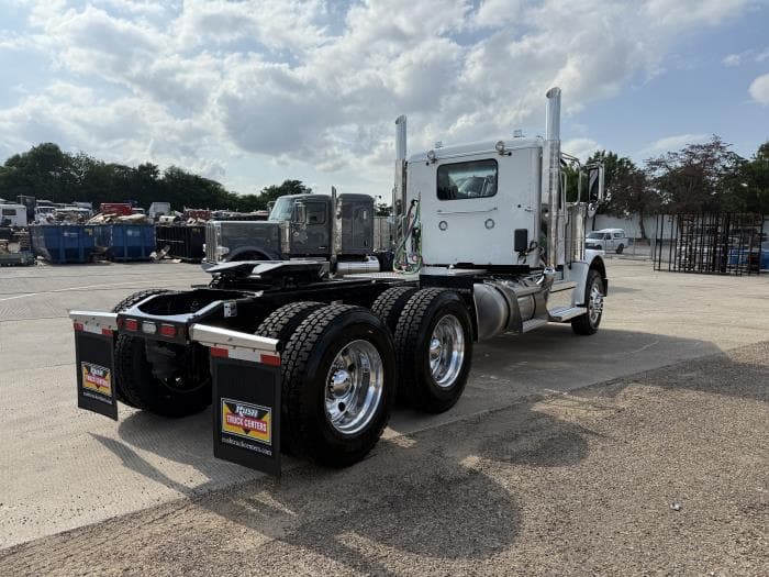 2026 Peterbilt 589 — photo 11
