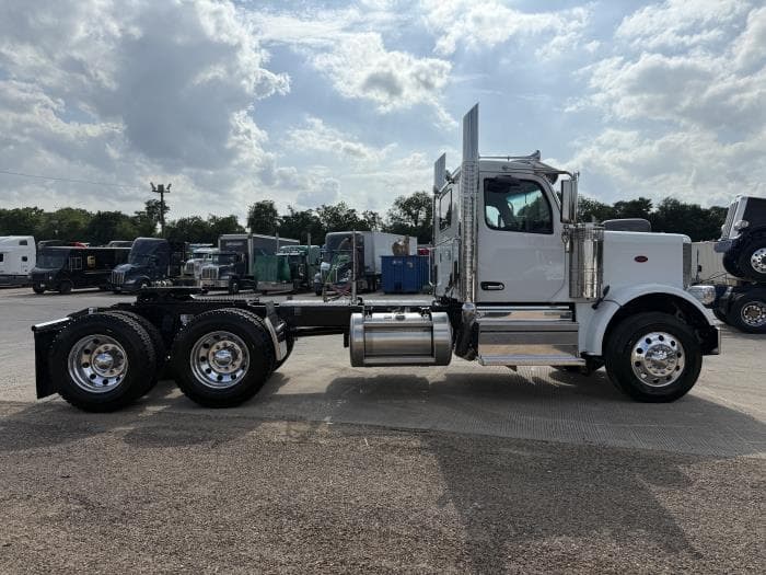 2026 Peterbilt 589 — photo 12