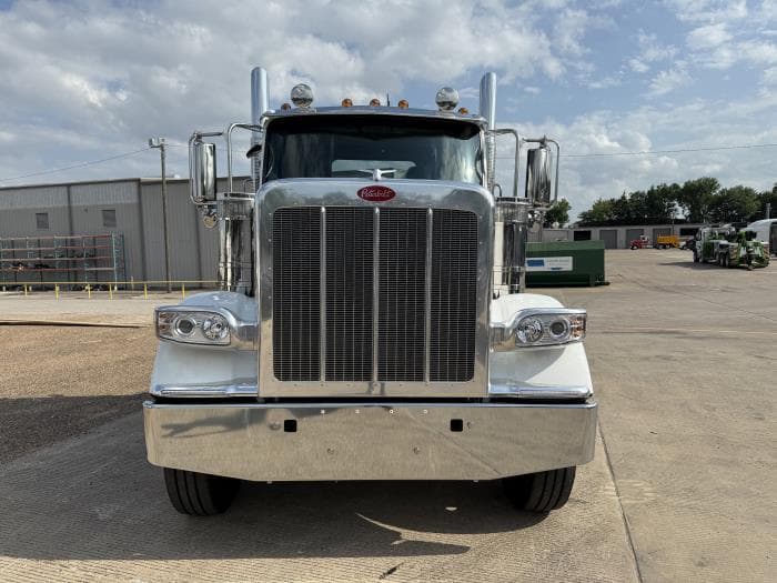 2026 Peterbilt 589 — photo 15