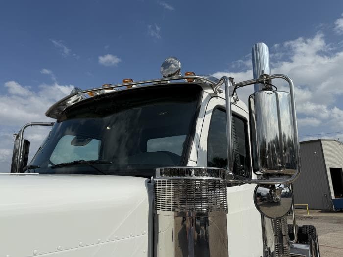 2026 Peterbilt 589 — photo 16