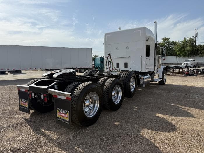 2026 Peterbilt 589 — photo 9