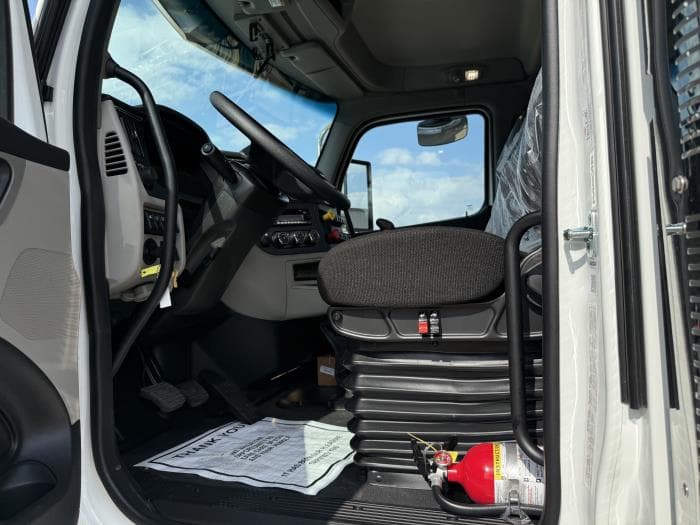 2026 Peterbilt 589 — photo 32