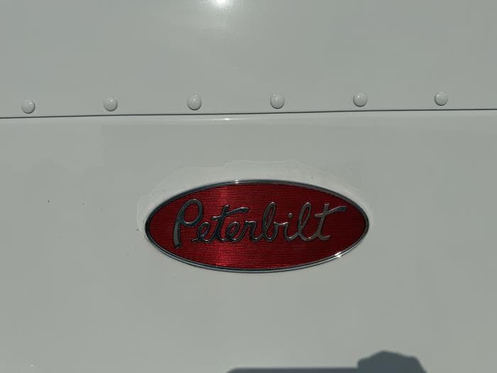 2026 Peterbilt 589 — photo 17