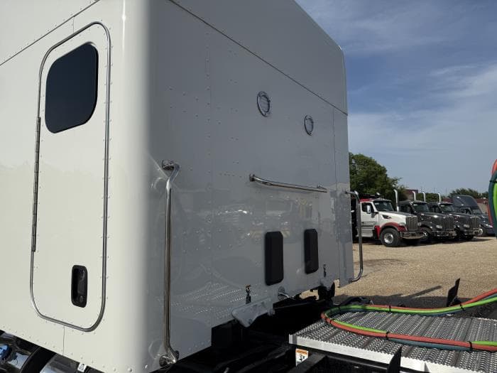2026 Peterbilt 589 — photo 21