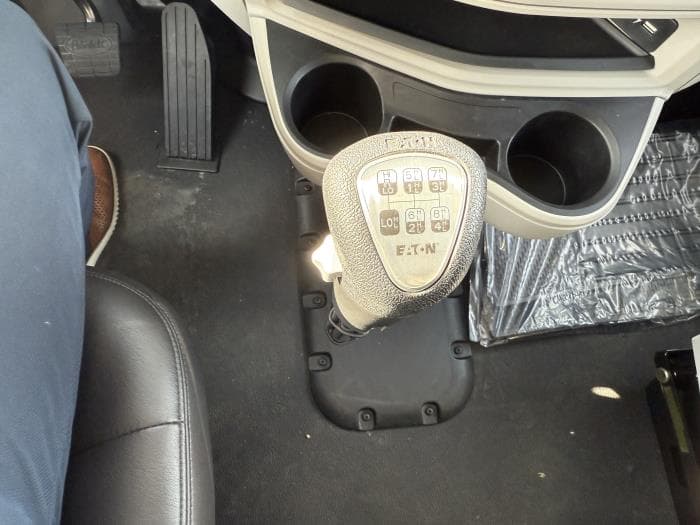 2026 Peterbilt 589 — photo 38