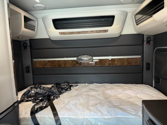 2026 Peterbilt 589 — photo 41