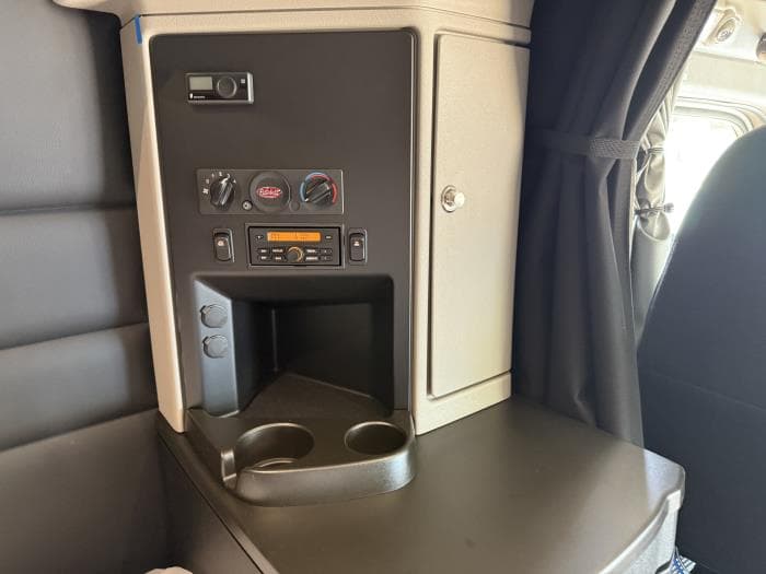 2026 Peterbilt 589 — photo 50