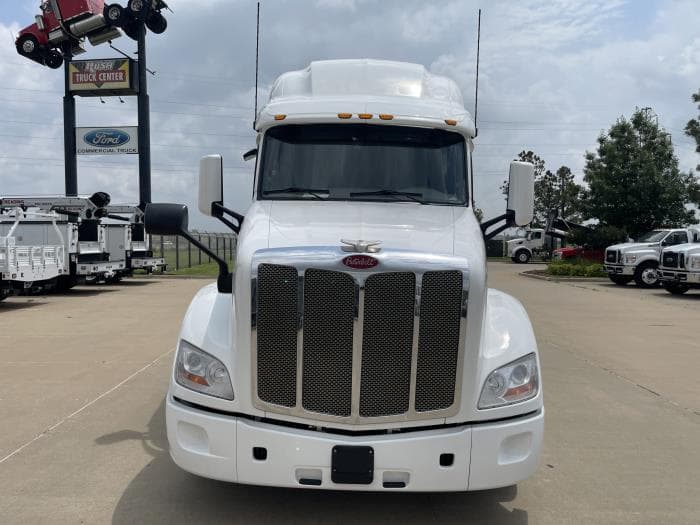 2022 Peterbilt 579 — photo 3