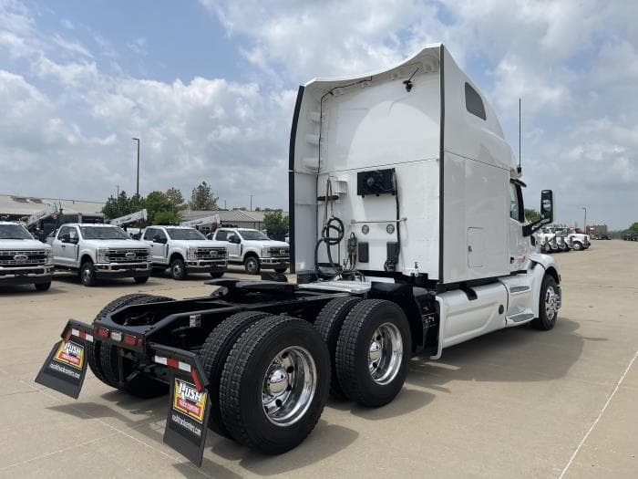2022 Peterbilt 579 — photo 9