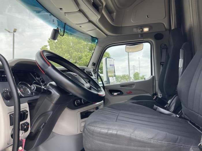 2022 Peterbilt 579 — photo 13
