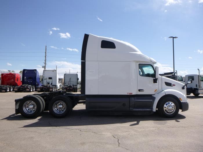 2021 Peterbilt 579 — photo 10